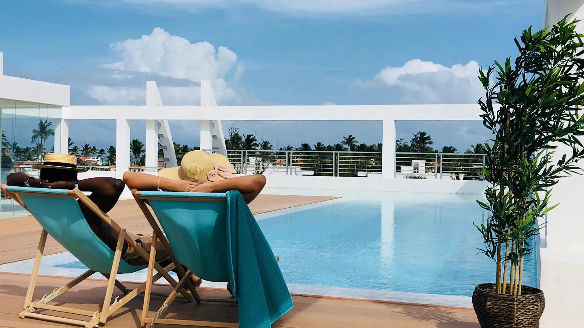 Dukassi Suites Rooftop Pool - Beach Club And Spa - Playa Los Corales Punta Cana Hotel
