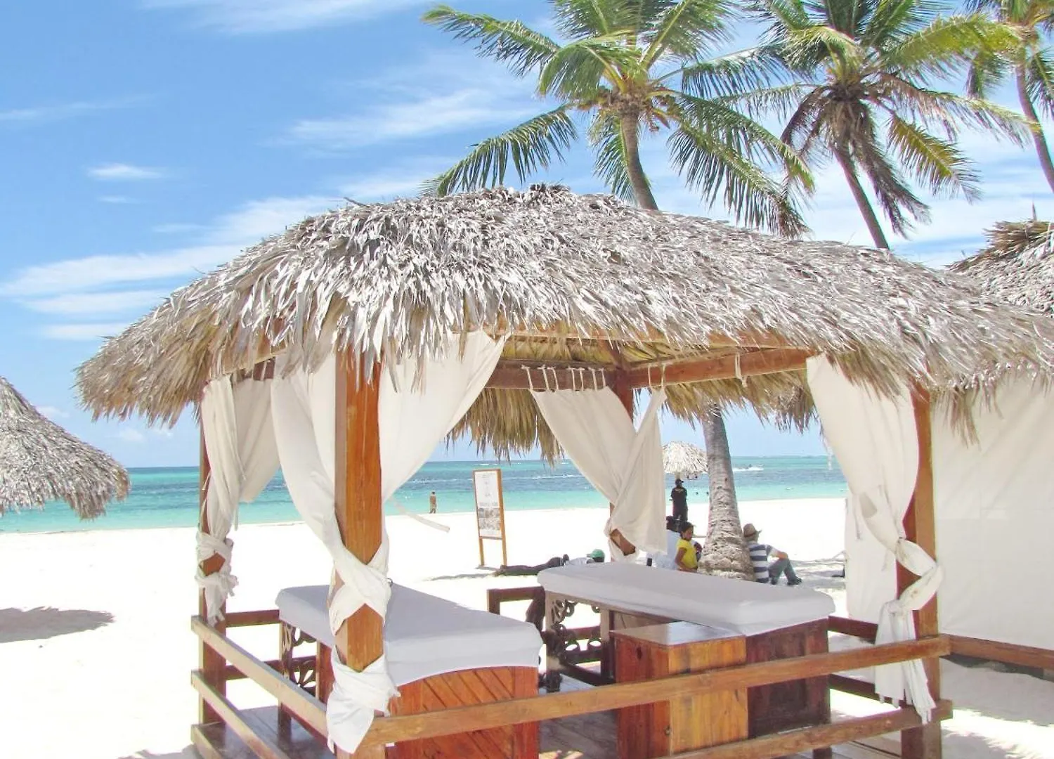 Dukassi Suites Rooftop Pool - Beach Club And Spa - Playa Los Corales Punta Cana Dominican Republic